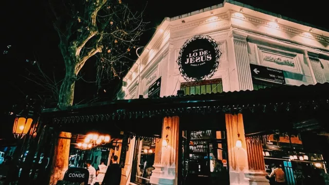 Lo de Jesús: el almacén de barrio de 1953 que se convirtió en el templo de la carne y el vino de Palermo (con 350 etiquetas y carnes maduradas 21 días)