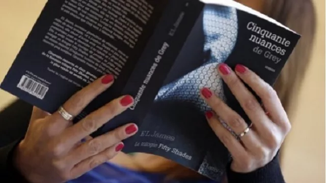 Lectura erótica: la moda entre las mujeres (aniomanía, otra también)