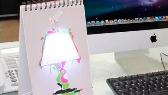 Una lámpara de papel para hacer anotaciones de todo tipo o jugar con el diseño.