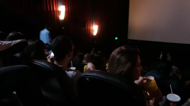 Perodistas y empresarios en la presentación de Flix Media en Nuevocentro Shopping