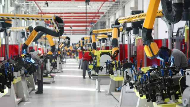 La línea de soldado, una de las que mayor valor genera en la planta de Ferreyra