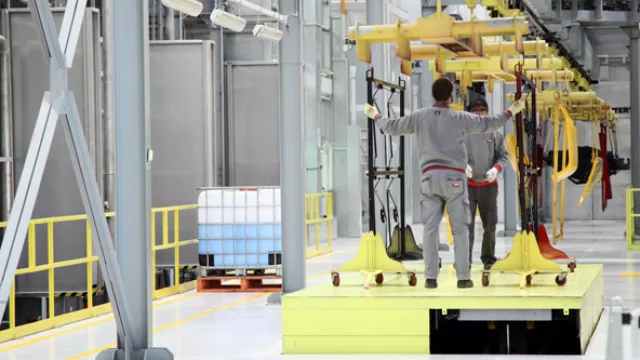 La planta de pintura trabaja con la última nanotecnología para desperdiciar el menor material posible.