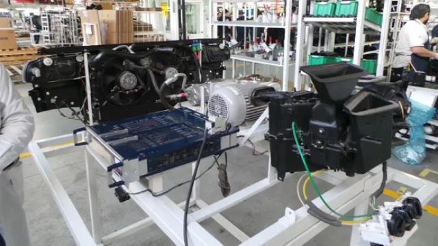 La planta de Grupo Mirgor en su línea de climatizadores para automóviles