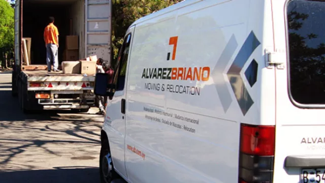 La “mudanza del año”, demandó 24 viajes de camión y 3.000 cajas