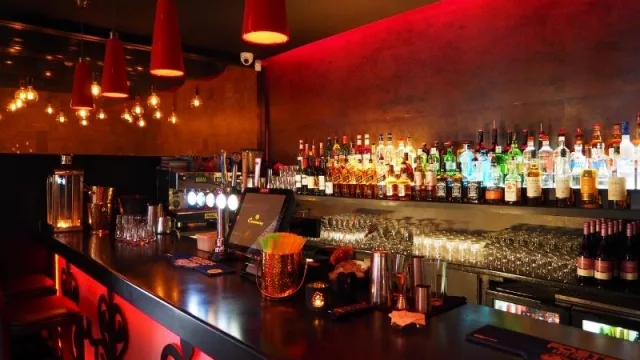 Bares de Asunción y Gran Asunción registran un flujo casi normal 