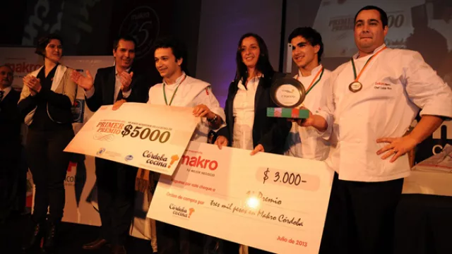 Buscando el Menú Argentino, el torneo nacional gastronómico, lo ganó el equipo Dekura (Villa María) integrado por Bruno y Agustín Sicoli, y Lucas Ríos.