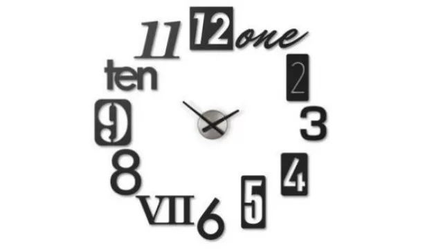 Umbra te da la hora en la tipografía que quieras.