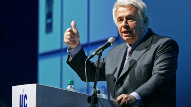 “No somos buenos para hacer de todo” (el gran cartel que deberíamos escribir, según De la Sota)