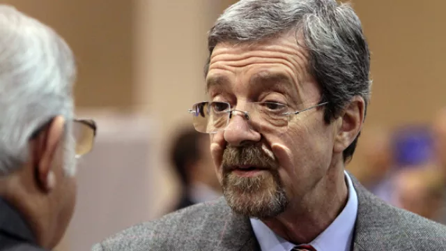 Roberto Avalle, exministro de Industria de Schiaretti, junto a Mario Cúneo.