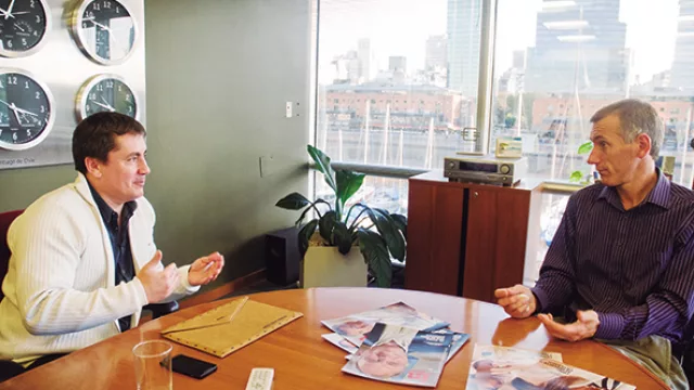 Por los programas educativos que impulsa Intel, en 5 años todos los hogares tendrán una computadora.