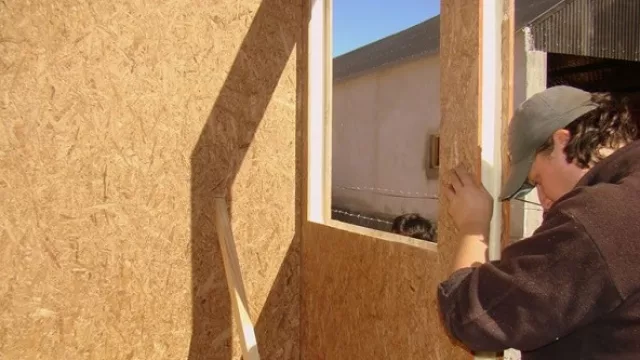 La colocación de los paneles autoportantes de madera reducen 50% los tiempos de construcción.