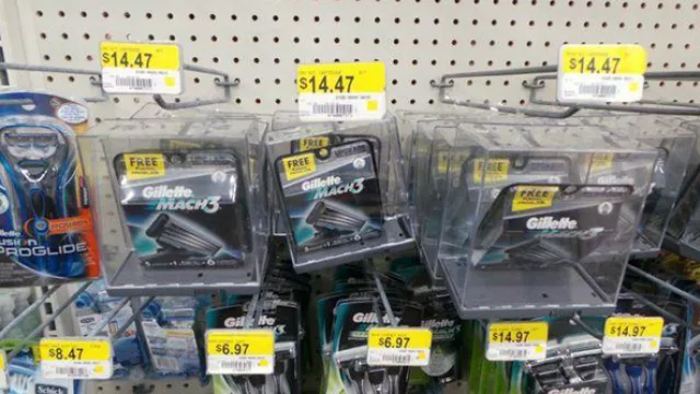 6 cartuchos Gillette Match 3 a US$ 15, es decir, poco menos de $ 100.  Prácticamente el mismo precio que WalMart Colón donde las 4 unidades valen $ 60.