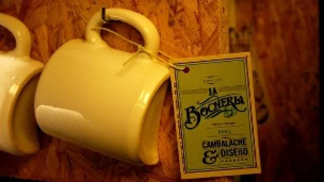 Una media taza, la otra mitad es para tu mejor amigo. (By La Bochería)