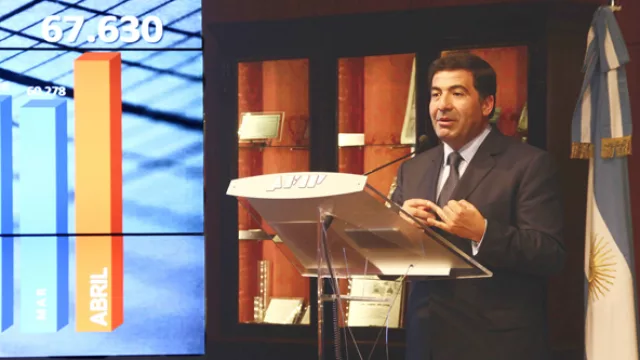 Cristina macanea: tras la “década ganada”, los argentinos tienen el doble de presión impositiva