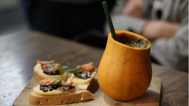 Un trago dentro de una calabaza, ¿por qué no?