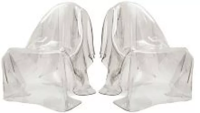  Sillas fantasma  de Valentina Gonzales Wohlers, juegan con el diseño y funcionalidad que permite el material.