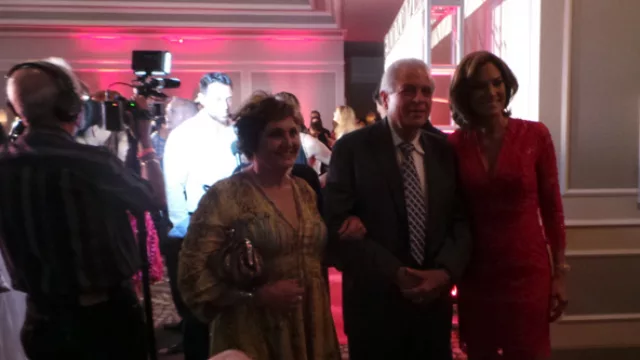 El alcalde de Miami, Tomás Regalado, presencia destacada en el evento de CNN Latino