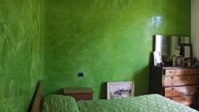 El estuco se impuso en los ambientes cerrados y se consolidó como una alternativa a la pintura.