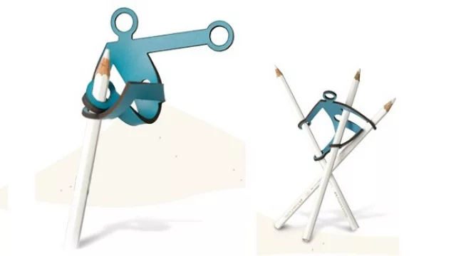 Jugando con la morfología de las personas, estos pequeños hombrecitos sostienen los lápices y ordenan el escritorio.