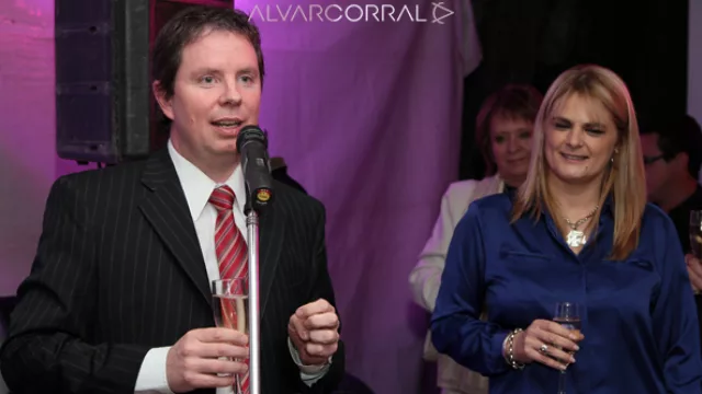 Martín Poncio y Mariela Zulberti (socia) durante la presentación de la consultora.