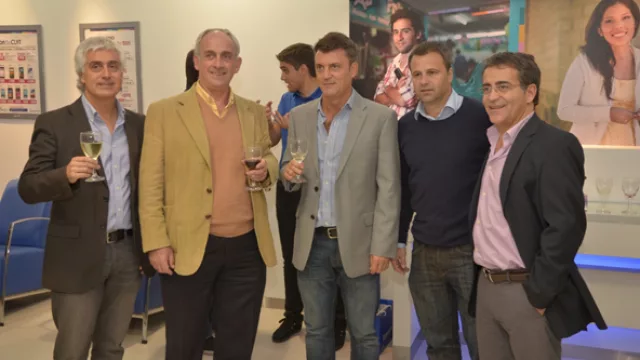 Marcelo Navarro (Grupo Meditel), Néstor Sztrum (gte. Gral. Patio Olmos), Pablo Parga (Grupo Meditel), Cristian Pitton (gte. regional Personal Argentina) y Javier Molina (Grupo Meditel).