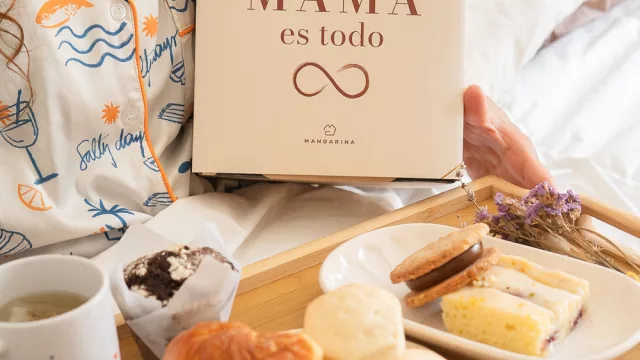¿Y si este Día de la Madre le llevamos el desayuno a la cama? Mandarina tiene 3 propuestas para sorprender a mamá (desde $ 37.400)