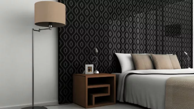 Los vidrios dejaron el baño para asomarse a nuevos ambientes y superficies como el cabezal de una cama. Buena idea, ¿no?