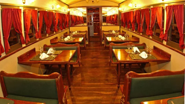 El furgón de cola Fitzcarraldo es un restaurante con capacidad para 32 personas.