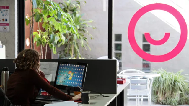 Los colores institucionales y el simpático loguito, siempre presentes