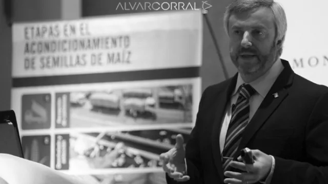 Vaquero defendió las políticas ambientales de Monsanto. Ayer, un grupo de ambientalistas protestó contra los alimentos transgénicos.