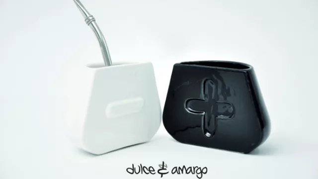 Dulce&Amargo, se compone por la respetuosa suma de las diferencias.  Dulce & Amargo, mate para compartir de Cerámica esmaltada