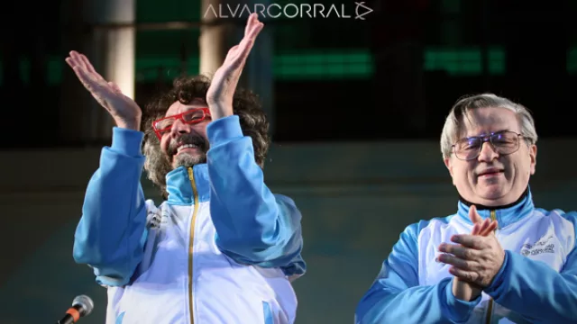 Fito y el director de la Orquesta, juntos haciendo música.