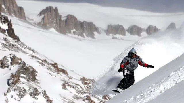 Si la nieve no está, ¿los turistas no vuelven? (la temporada de sky arranca el 28 de junio)