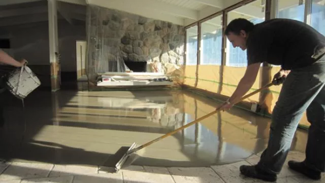 Sólo se necesitan dos personas para aplicar en un día 50 metros cuadrados aproximadamento.