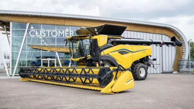 New Holland abrió sus puertas y mostró la CR11: qué hace ese “bicho” de 775 CV y 20.000 litros de tolva