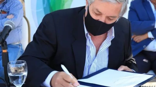 A través de un trabajo articulado entre el sector público y privado se pone en marcha un nuevo sistema de gestión de envases vacíos de fitosanitarios