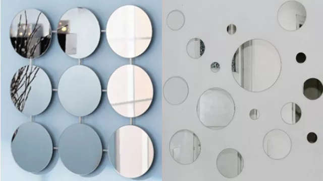 Espejos circulares combinables de Quidea sostenidos mediante grilla. Podés disponerlos de forma irregular también.