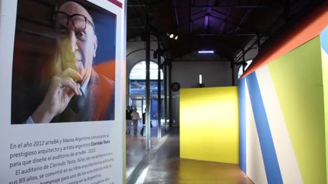 El stand de Masisa rinde homenaje al fallecido arquitecto Clorindo Testa.