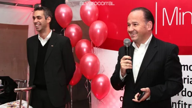 Laurent Maurice Cadillat, director General de Libertad, da la bienvenida a la nueva sucursal. A su lado, Pablo Fermoselles, del área de Comunicación.