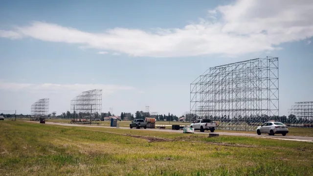 Visita del Papa: avanza el montaje del predio de FAdeA (cómo será el lugar donde se celebrará la misa central)