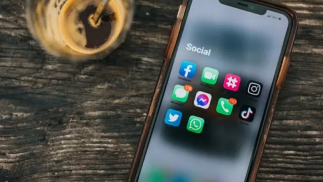 Cuál es el mejor horario para postear en redes (según Postcron)