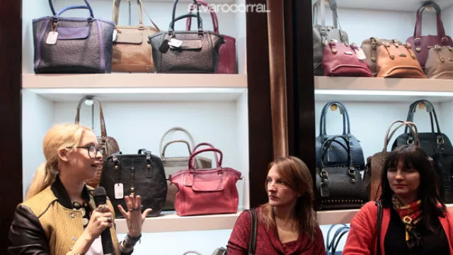 Ana Bossi Brandt, diseñadora y directora creativa de Lazaro, dio cátedra sobre accesorios.