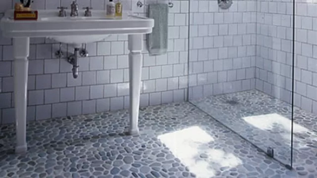 Las piedras hasta entraron en los baños.