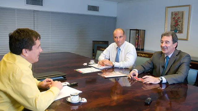 En junio próximo Toyota presenta Etios para competir con el Gol Trend, el 207 y el Agile.