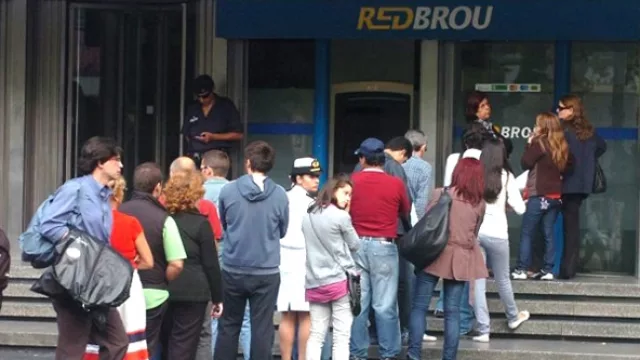 Chau al “dólar Colonia” (el blue dio un saltito y ya son 9 los “tipos de cambio”)