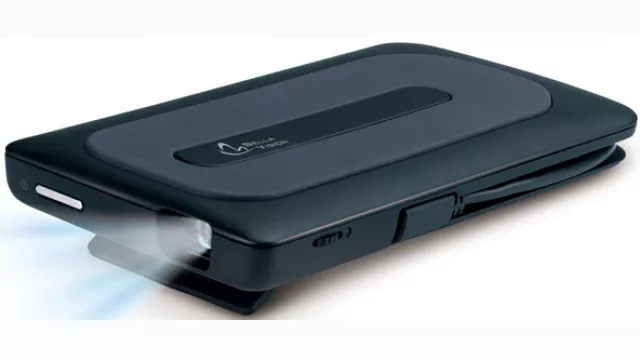 Super práctico, el nuevo pico proyector de Genius