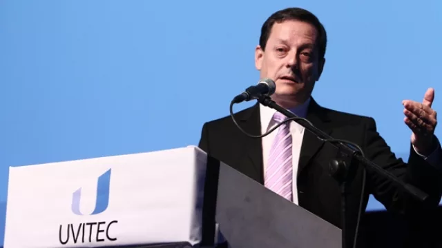 ¿Cómo hace Techint para liderar un mercado en el que no puede competir por precio?