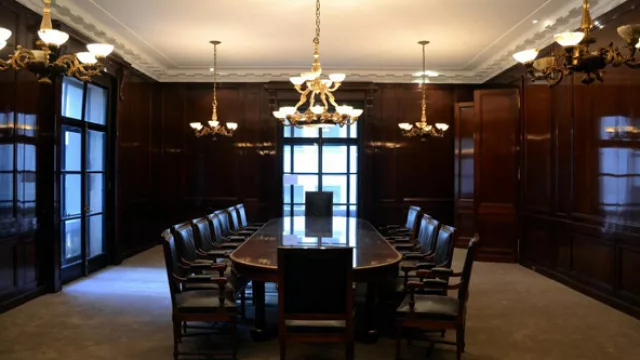 Boisserie, alabrasto y herrajes originales que no podrán alterarse.