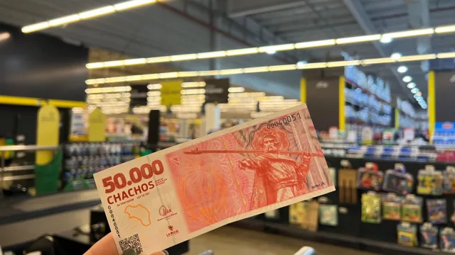 Emitir cuasi monedas está mal, pero… ¿no tan mal? Cómo lubrican el comercio los Chachos riojanos (hasta en el Super Mami los aceptan)