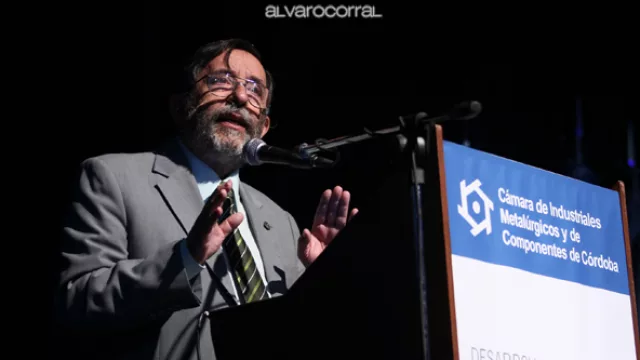 02.	Alfredo Blanco dijo que el “modelo” está agotado y necesita un rediseño.